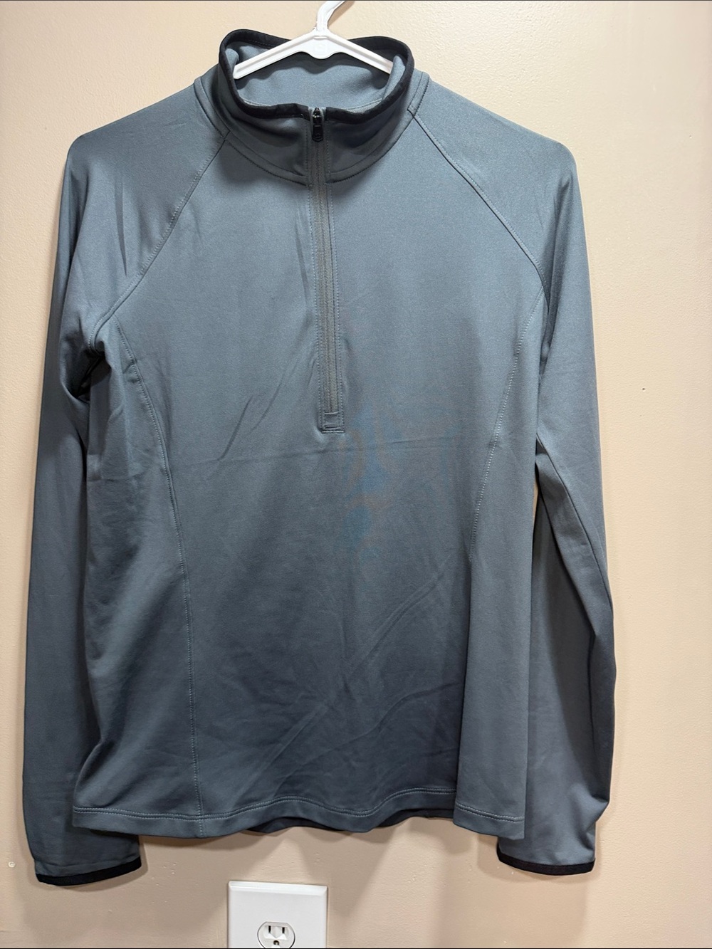 NEW Under Armour Quarter-Zip small